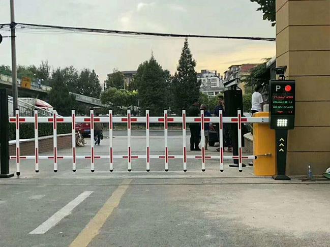 停车场车牌识别系统的识别效率非常高(图1) 停车场车牌识别系统的识别效率非常高(图1)